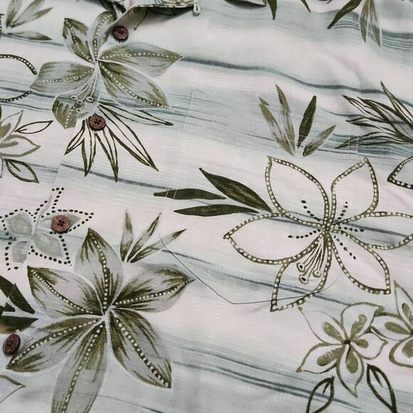 Tommy Bahama Mens Size XL 100% Silk Men's Green Hawaiian Button Down Shirt - Picture 3 of 5